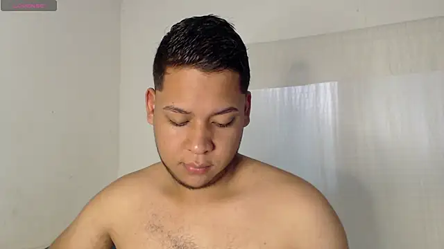 Snapshot of nicolas_cr1 chatting on June 4, 7:40 pm nicolas cr1 online show from June 4, 7:40 pm
