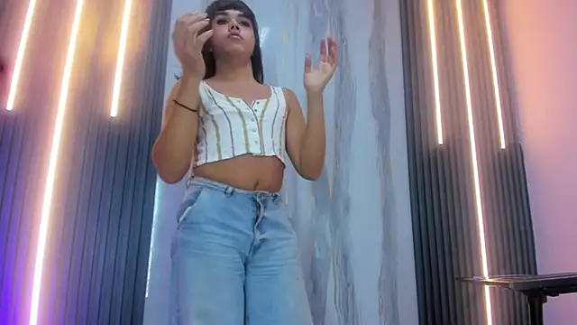 Snapshot of AndreaGiraldo_ chatting on July 3, 8:26 pm AndreaGiraldo online show from July 3, 8:26 pm