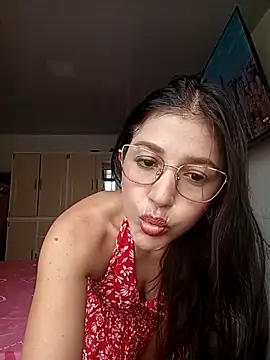 alana-77 online show from May 28, 8:04 pm