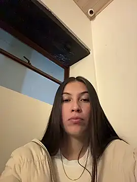 Snapshot of EliiVayne chatting on June 13, 1:47 am EliiVayne online show from June 13, 1:47 am