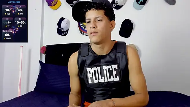 theo bigcock  online show from June 17, 9:14 pm