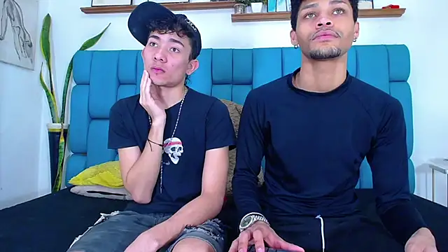 Snapshot of STRANGER_BOYS chatting on July 11, 11:16 pm STRANGER BOYS online show from July 11, 11:16 pm