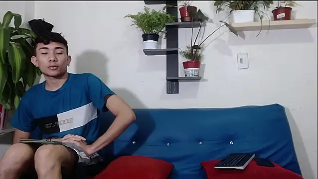 Snapshot of STRANGER_BOYS chatting on June 21, 6:25 pm STRANGER BOYS online show from June 21, 6:25 pm