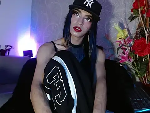 Snapshot of megan_queen12 chatting on June 26, 4:07 am megan queen12 online show from June 26, 4:07 am