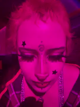whimsicallylusty online show from June 1, 1:33 pm