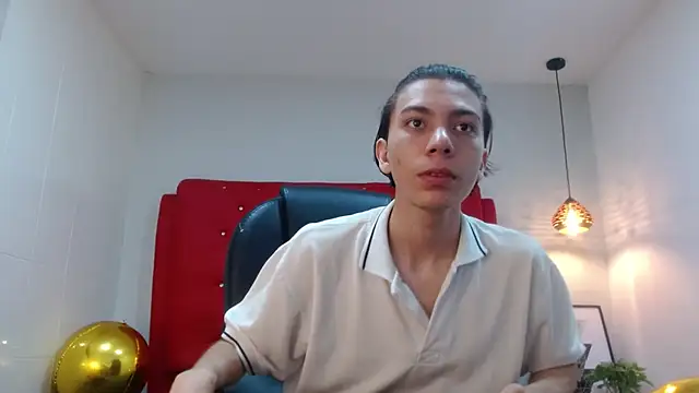 Julesx15 online show from May 27, 2:13 pm