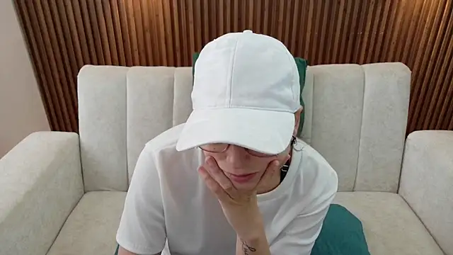 Snapshot of feelena_mysoull chatting on June 24, 12:48 pm feelena mysoull online show from June 24, 12:48 pm