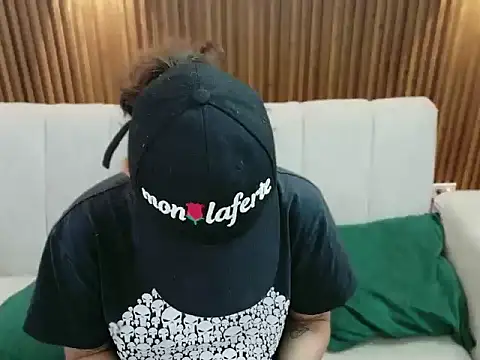 Snapshot of feelena_mysoull chatting on June 12, 2:59 pm feelena mysoull online show from June 12, 2:59 pm