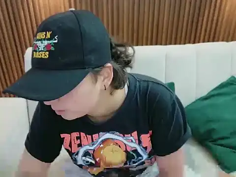 Snapshot of feelena_mysoull chatting on June 11, 2:58 pm feelena mysoull online show from June 11, 2:58 pm