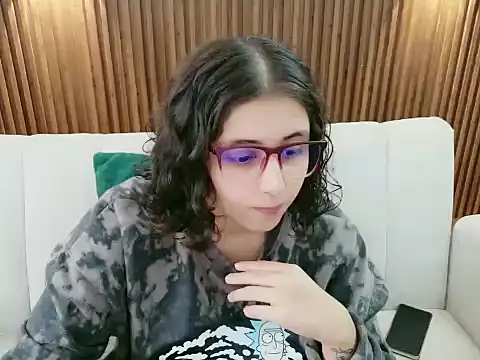 Snapshot of feelena_mysoull chatting on June 1, 2:28 pm feelena mysoull online show from June 1, 2:28 pm