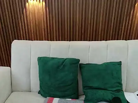 Snapshot of feelena_mysoull chatting on June 17, 2:16 pm feelena mysoull online show from June 17, 2:16 pm