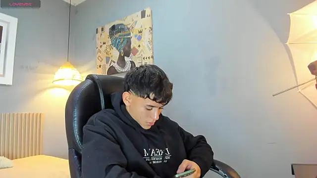 Ryan grayx online show from June 7, 11:26 am