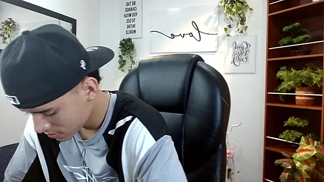 Ryan grayx online show from June 2, 2:28 pm