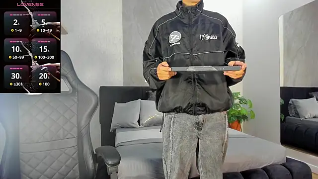 Snapshot of Gian_Rossi chatting on July 6, 11:06 am Gian Rossi online show from July 6, 11:06 am