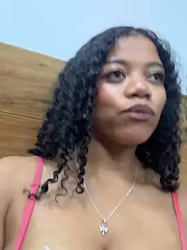 Snapshot of Ariana_roxe_ chatting on May 31, 5:13 am Ariana roxe online show from May 31, 5:13 am