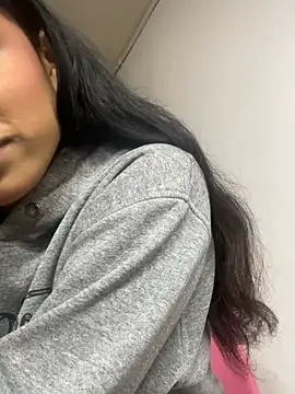 Snapshot of Ariana_roxe_ chatting on June 12, 4:21 am Ariana roxe online show from June 12, 4:21 am