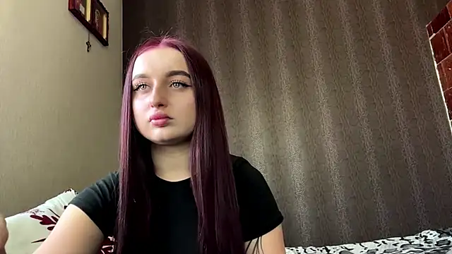 LyndsayTetlow online show from May 26, 8:12 am