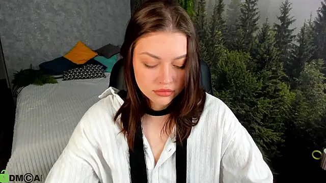 Snapshot of Maya-Mimi chatting on June 19, 1:00 am Maya-Mimi online show from June 19, 1:00 am