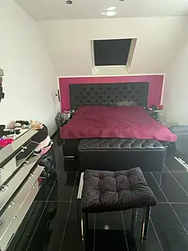 GymMoniMilf online show from July 15, 12:12 pm