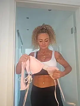 GymMoniMilf online show from June 9, 12:06 pm