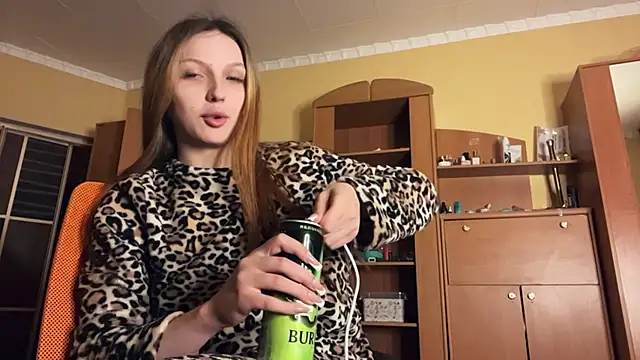 Snapshot of xXMelanieseXx chatting on June 6, 4:56 pm xXMelanieseXx online show from June 6, 4:56 pm
