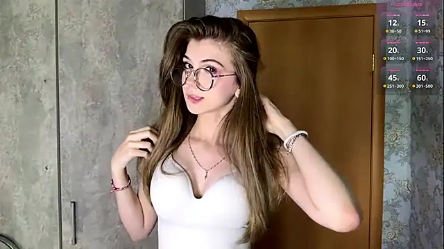 Snapshot of saint_esenia chatting on June 11, 5:04 am saint esenia online show from June 11, 5:04 am