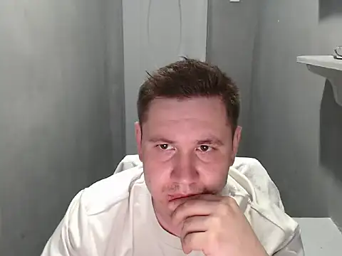 Snapshot of Max_Marlyn chatting on June 29, 4:41 am Max Marlyn online show from June 29, 4:41 am