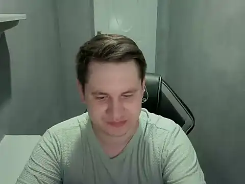 Snapshot of Max_Marlyn chatting on June 15, 7:52 am Max Marlyn online show from June 15, 7:52 am
