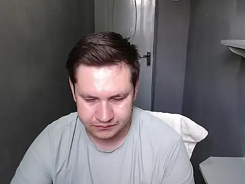 Snapshot of Max_Marlyn chatting on June 18, 4:22 am Max Marlyn online show from June 18, 4:22 am