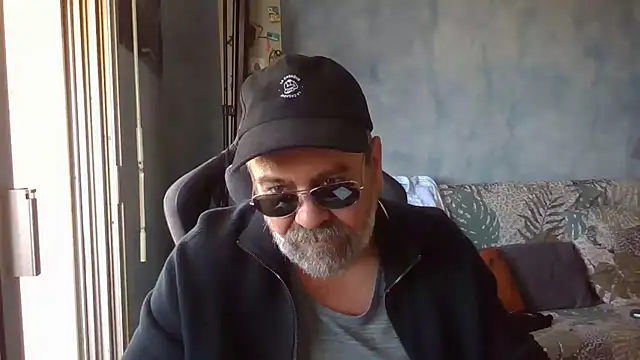 Snapshot of panda_06200 chatting on June 7, 8:52 am panda 06200 online show from June 7, 8:52 am