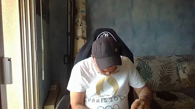 Snapshot of panda_06200 chatting on June 10, 11:55 am panda 06200 online show from June 10, 11:55 am