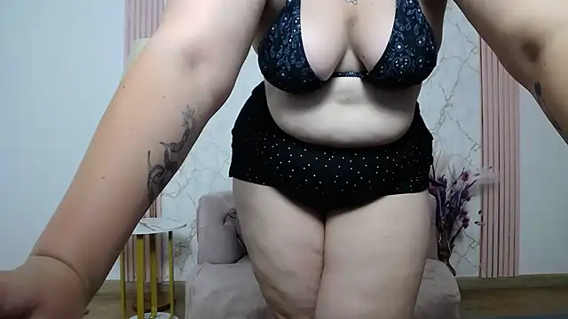 Snapshot of _AmberMuse_ chatting on June 30, 11:21 am AmberMuse online show from June 30, 11:21 am