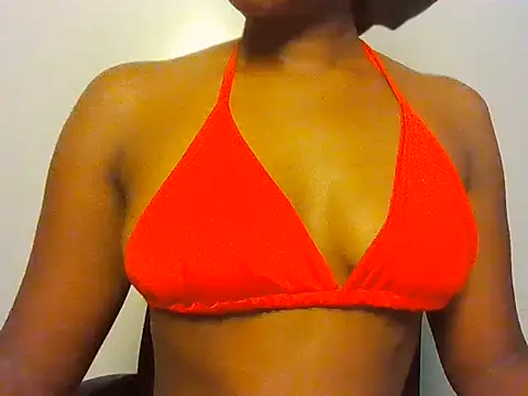Snapshot of DivineDollx chatting on July 2, 9:32 pm DivineDollx online show from July 2, 9:32 pm