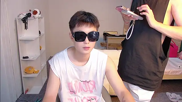 Snapshot of Gay-Sexshowboy69 chatting on July 12, 8:59 am Gay-Sexshowboy69 online show from July 12, 8:59 am