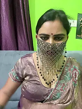 Snapshot of Curvy_shivani chatting on July 12, 5:14 pm Curvy shivani online show from July 12, 5:14 pm
