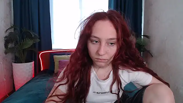 ModelGyrl online show from June 6, 1:33 am