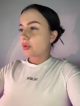 Snapshot of QueenL0la chatting on May 27, 5:20 pm QueenL0la online show from May 27, 5:20 pm