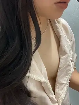 Snapshot of Ellie18 chatting on May 30, 2:34 pm Ellie18 online show from May 30, 2:34 pm