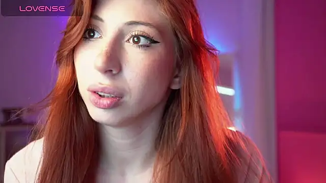 Snapshot of Mia_Daddysgirl_ chatting on June 16, 8:47 am Mia Daddysgirl online show from June 16, 8:47 am