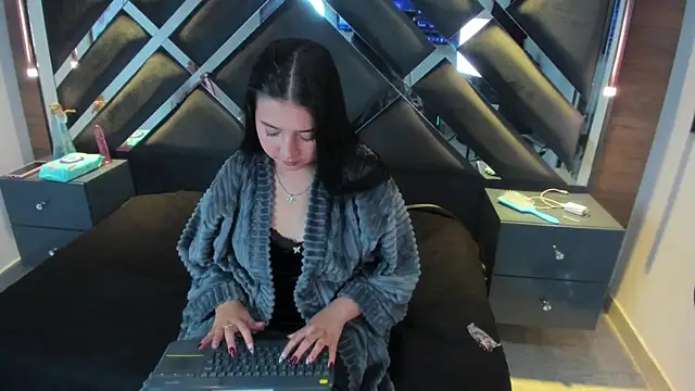 SkyCollins online show from July 3, 3:46 am