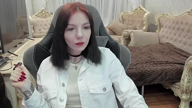 Snapshot of Alyaska_Yang chatting on June 1, 5:23 pm Alyaska Yang online show from June 1, 5:23 pm
