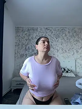 evaxxxcurvyxxx online show from July 13, 5:51 am