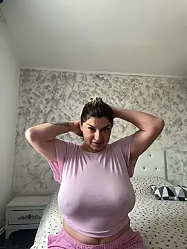 evaxxxcurvyxxx online show from June 24, 8:57 am