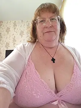 Snapshot of Sweet19-68 chatting on June 11, 4:20 am Sweet19-68 online show from June 11, 4:20 am
