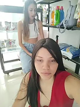 Snapshot of RoouseSiren chatting on June 3, 8:13 pm RoouseSiren online show from June 3, 8:13 pm