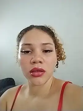 Snapshot of RoouseSiren chatting on July 9, 9:58 pm RoouseSiren online show from July 9, 9:58 pm
