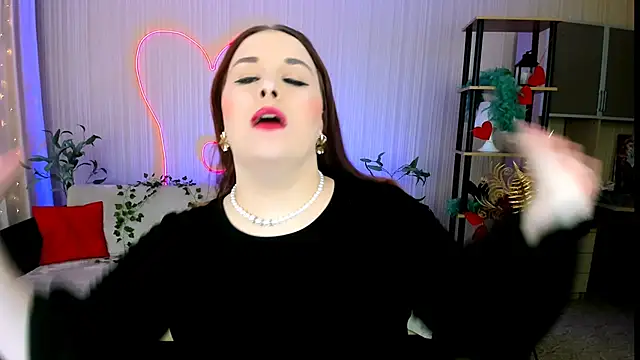OliviaTwens online show from June 12, 9:07 am
