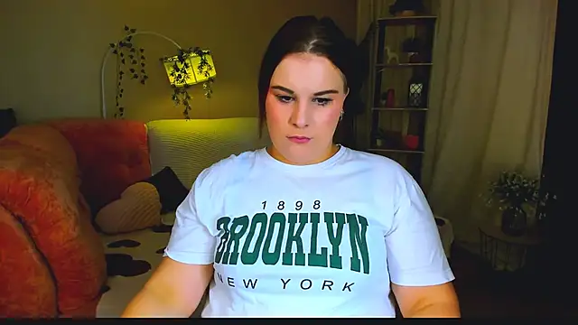 OliviaTwens online show from June 3, 3:07 am