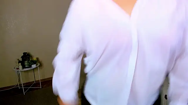 OliviaTwens online show from July 3, 4:08 am
