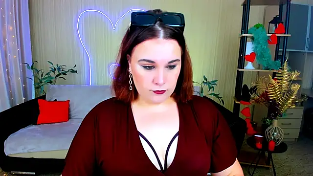 OliviaTwens online show from July 13, 4:12 am